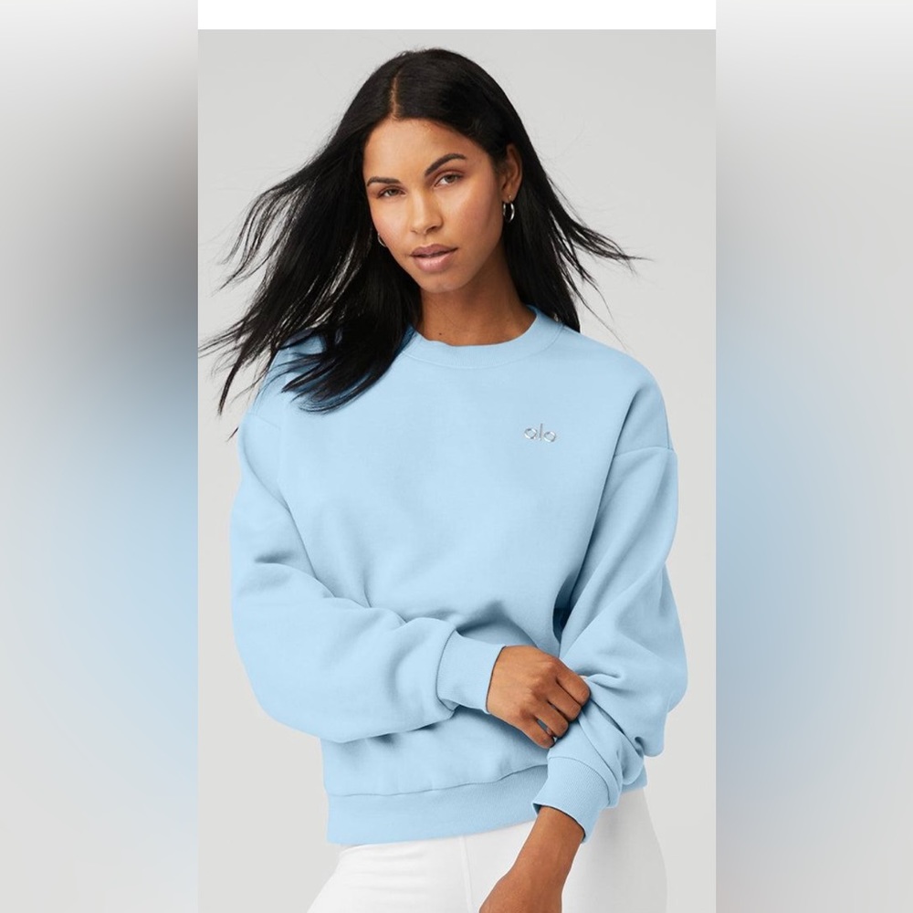 ALO crew neck pullover! Worn once in perfect condition! Great color!!